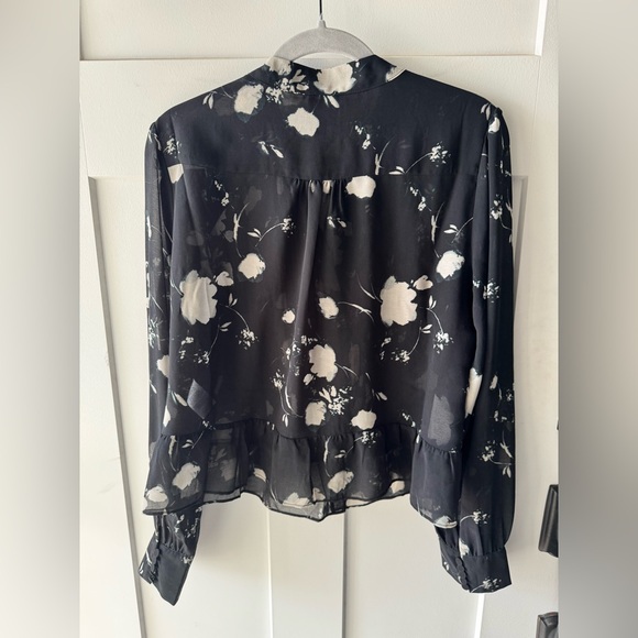 CAbi Silhouette Blouse #4912 NWOT - Picture 5 of 6